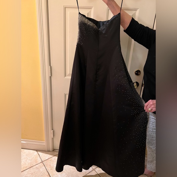 Black Satin Cache strapless evening gown size 2 rhinestone. - Picture 4 of 5